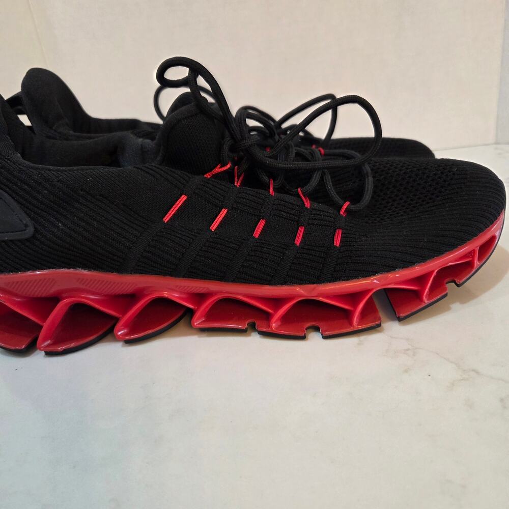 Men's Blade Running Sneaker, European Size 44 or U S.A  is 10-10.5